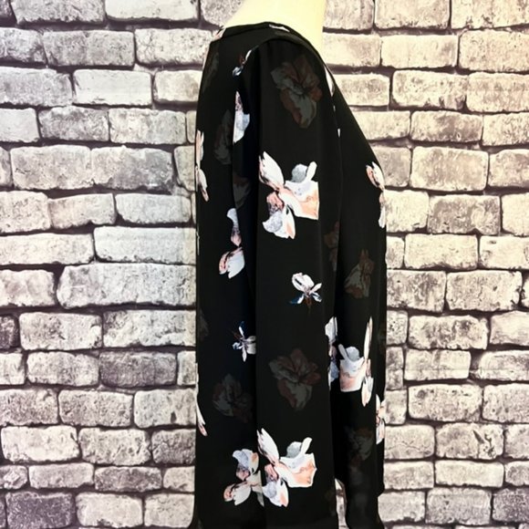 Banana Republic Sheer Long Sleeve Rounded Bottom Blouse Size M - Picture 8 of 10